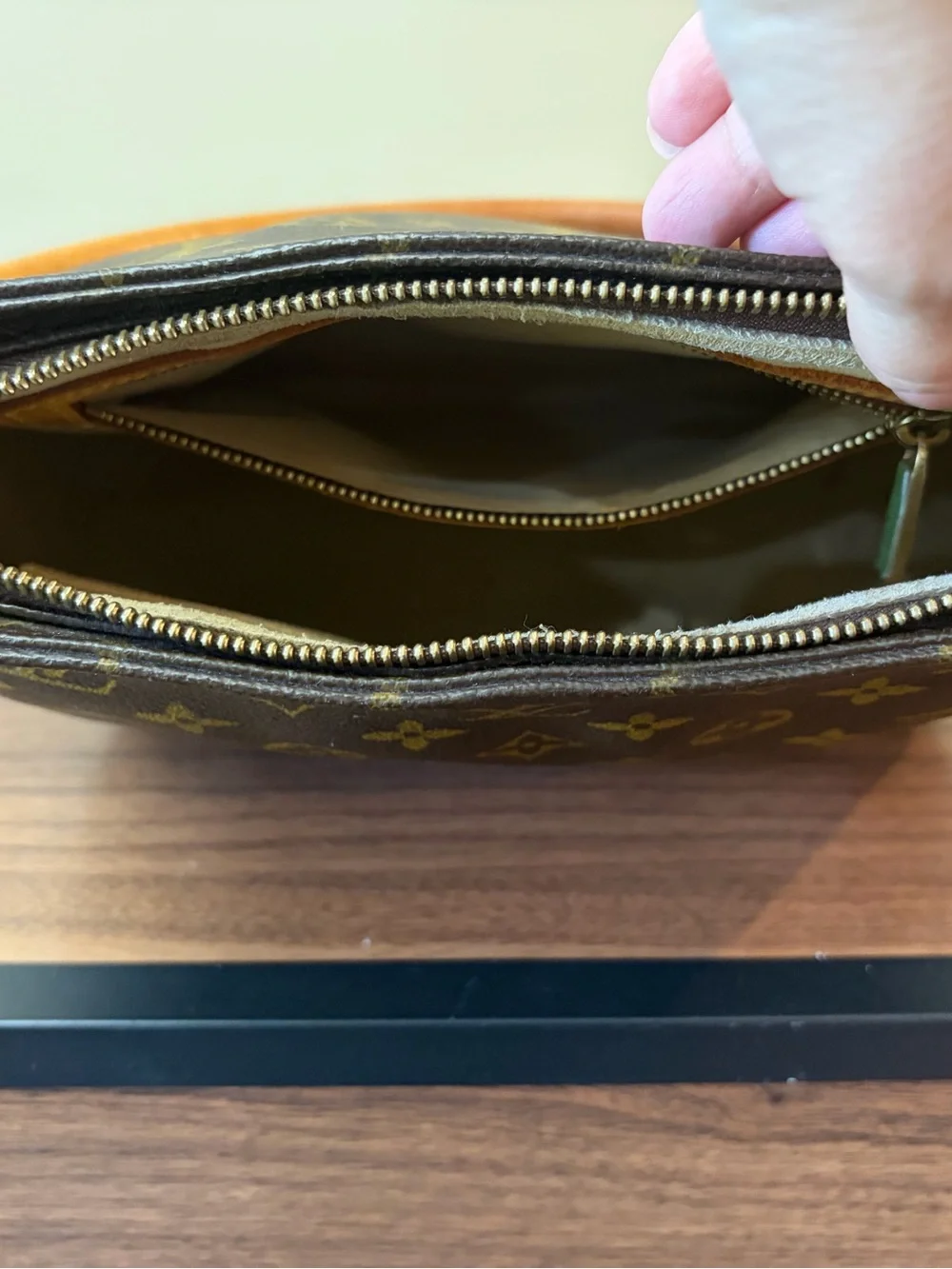 Louis Vuitton Looping MM, authentic, pre-loved, vintage, dust bag included